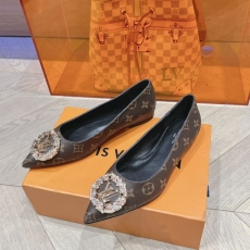 Louis Vuitton Flat Shoes